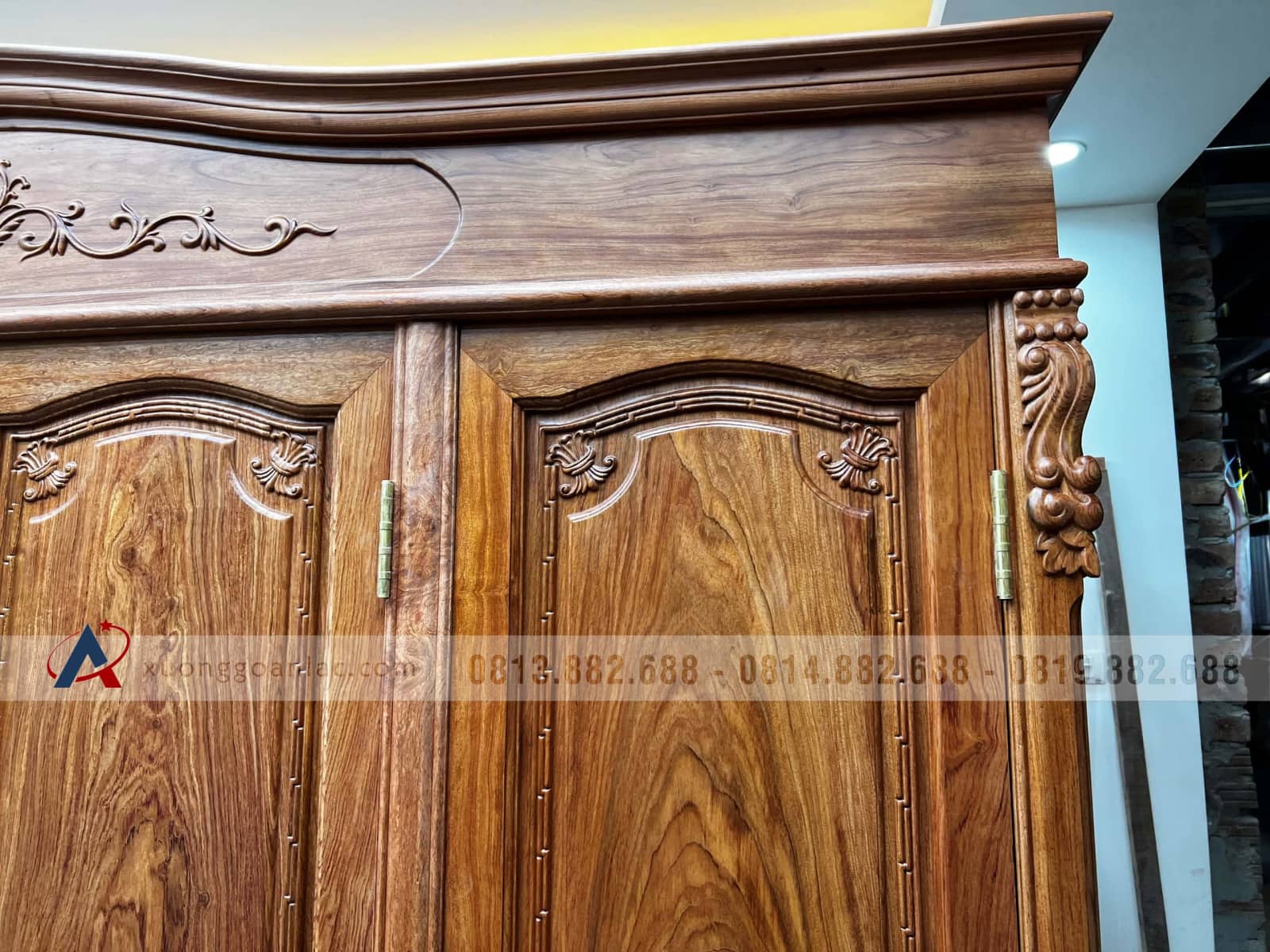 Tủ quần áo 3 buồng 4 cánh gỗ hương đá 15 Tủ quần áo 3 buồng 4 cánh gỗ hương đá - Ảnh 15