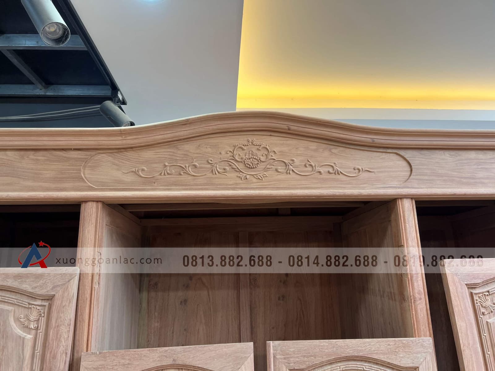 Tủ quần áo 3 buồng 4 cánh gỗ hương đá 21 Tủ quần áo 3 buồng 4 cánh gỗ hương đá - Ảnh 21