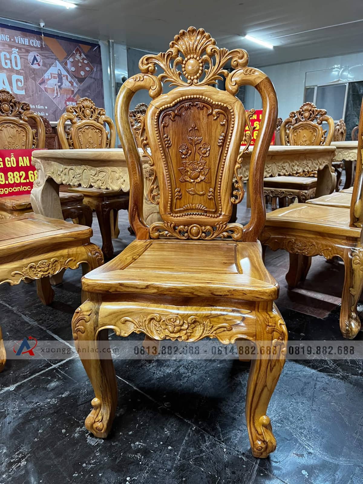 Bộ bàn ăn hoàng gia 10 ghế hồng hạt đục hai mặt gỗ gõ đỏ cao cấp hàng mộc (Anh Thuyết, Hà Nội) 43 ghế ăn mẫu louis hồng hạt đục hai mặt gỗ gõ đỏ tự nhiên