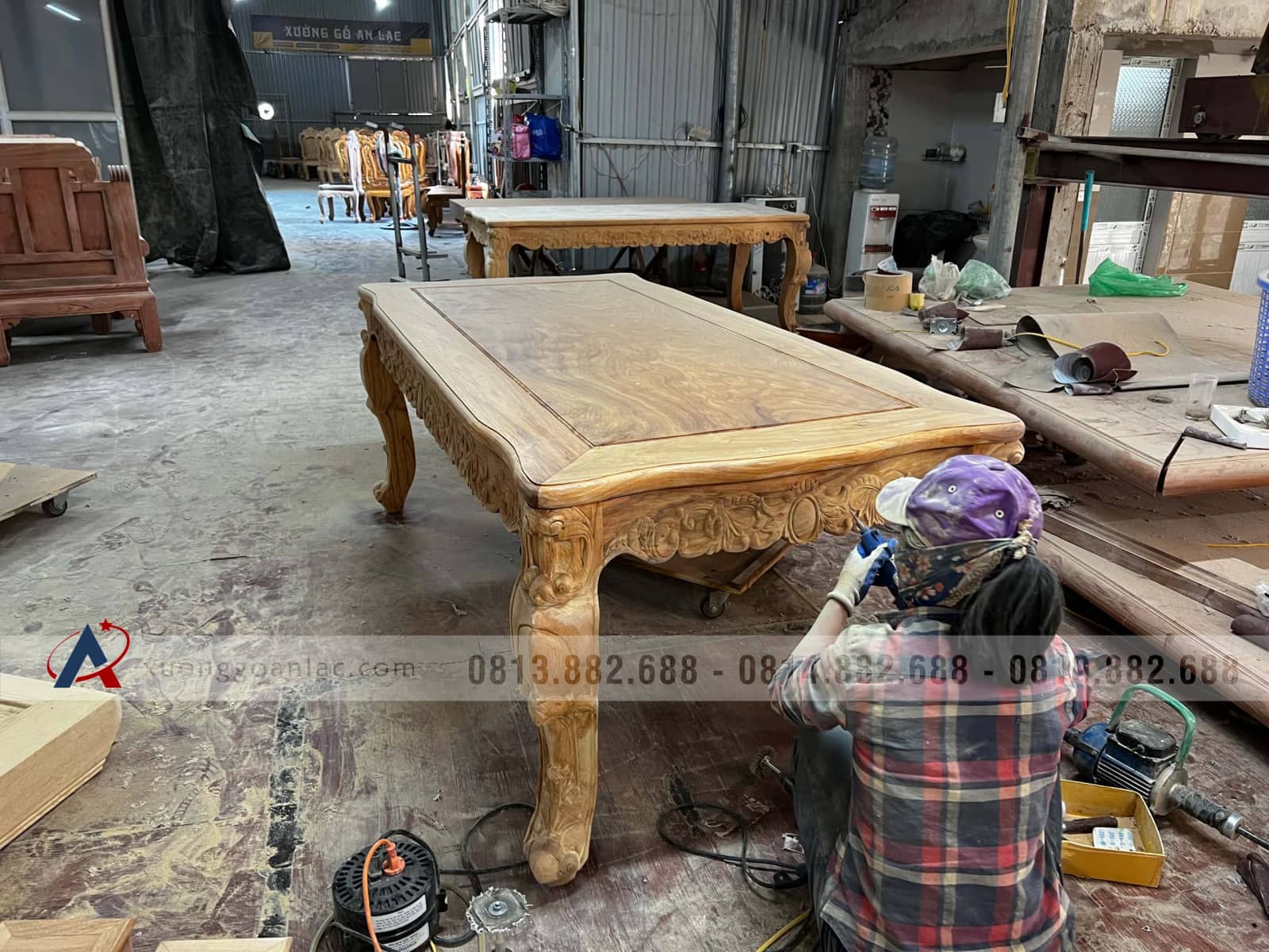 Bộ bàn ăn hoàng gia 10 ghế hồng hạt đục hai mặt gỗ gõ đỏ cao cấp hàng mộc (Anh Thuyết, Hà Nội) 42 bàn ăn khung ván gỗ gõ đỏ tự nhiên