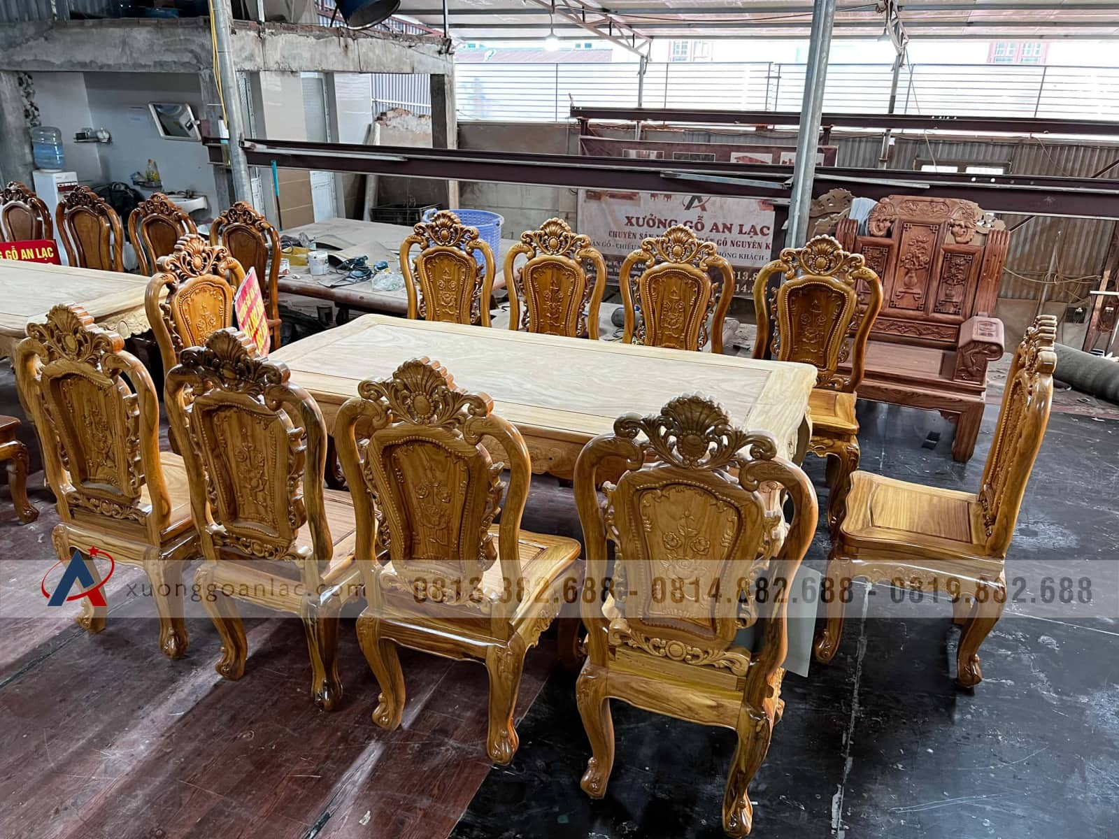 Bộ bàn ăn hoàng gia 10 ghế hồng hạt đục hai mặt gỗ gõ đỏ cao cấp hàng mộc (Anh Thuyết, Hà Nội) 4 Bộ bàn ăn hoàng gia 10 ghế hồng hạt đục hai mặt gỗ gõ đỏ cao cấp hàng mộc (Anh Thuyết, Hà Nội) - Ảnh 4