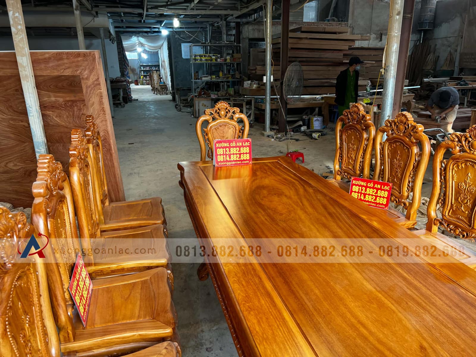 Bộ bàn ăn chữ nhật 12 ghế hồng hạt gỗ gõ đỏ cao cấp cực sang 11 Bộ bàn ăn chữ nhật 12 ghế hồng hạt gỗ gõ đỏ cao cấp cực sang - Ảnh 11