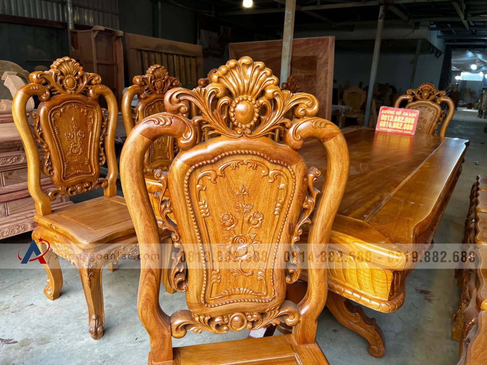 Bộ bàn ăn chữ nhật 12 ghế hồng hạt gỗ gõ đỏ cao cấp cực sang 15 Bộ bàn ăn chữ nhật 12 ghế hồng hạt gỗ gõ đỏ cao cấp cực sang - Ảnh 15