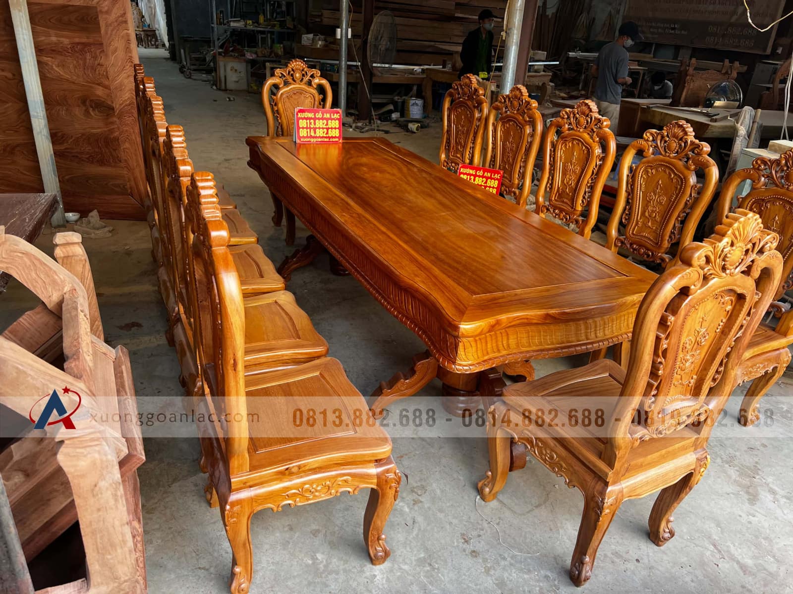 Bộ bàn ăn chữ nhật 12 ghế hồng hạt gỗ gõ đỏ cao cấp cực sang 4 Bộ bàn ăn chữ nhật 12 ghế hồng hạt gỗ gõ đỏ cao cấp cực sang - Ảnh 4