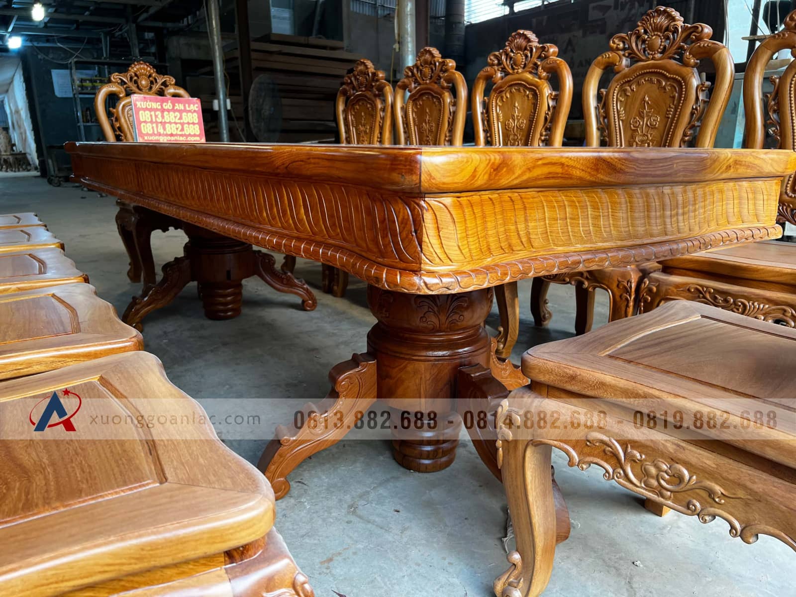 Bộ bàn ăn chữ nhật 12 ghế hồng hạt gỗ gõ đỏ cao cấp cực sang 9 Bộ bàn ăn chữ nhật 12 ghế hồng hạt gỗ gõ đỏ cao cấp cực sang - Ảnh 9
