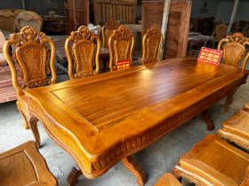 Bộ bàn ăn chữ nhật đục sen dẹo và 10 ghế louis hoa hồng gỗ gõ đỏ (Anh Khiêm, Quảng Bình) 20 mẫu bàn ăn gỗ gõ đỏ đẳng cấp