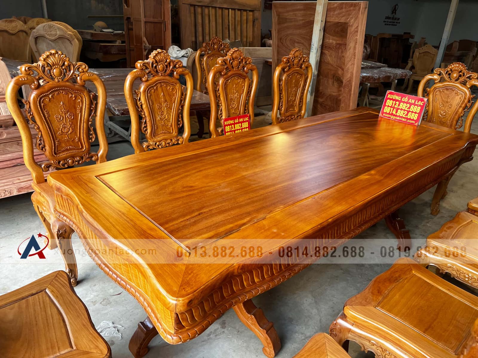 Bộ bàn ăn chữ nhật đục sen dẹo và 10 ghế louis hoa hồng gỗ gõ đỏ (Anh Khiêm, Quảng Bình) 33 mẫu bàn ăn gỗ gõ đỏ đẳng cấp