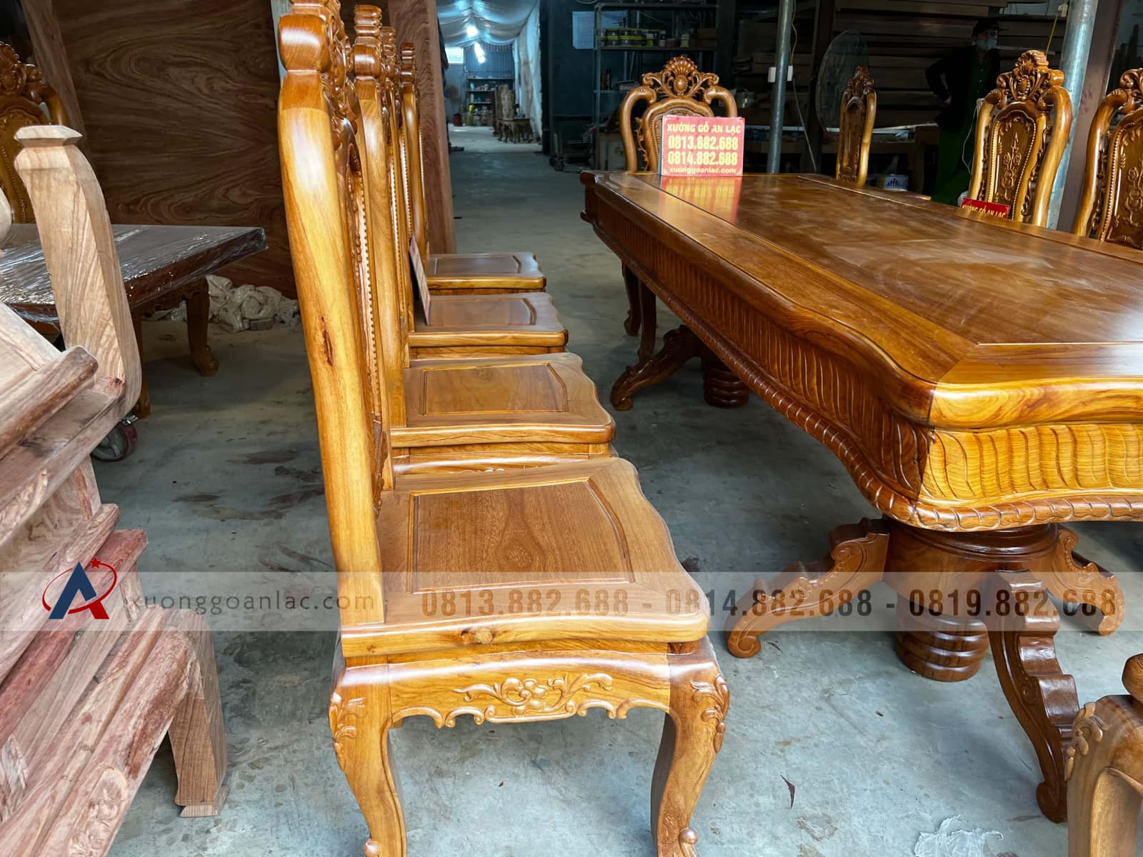 Bộ bàn ăn chữ nhật đục sen dẹo và 10 ghế louis hoa hồng gỗ gõ đỏ (Anh Khiêm, Quảng Bình) 8 Bộ bàn ăn chữ nhật đục sen dẹo và 10 ghế louis hoa hồng gỗ gõ đỏ (Anh Khiêm, Quảng Bình) - Ảnh 8