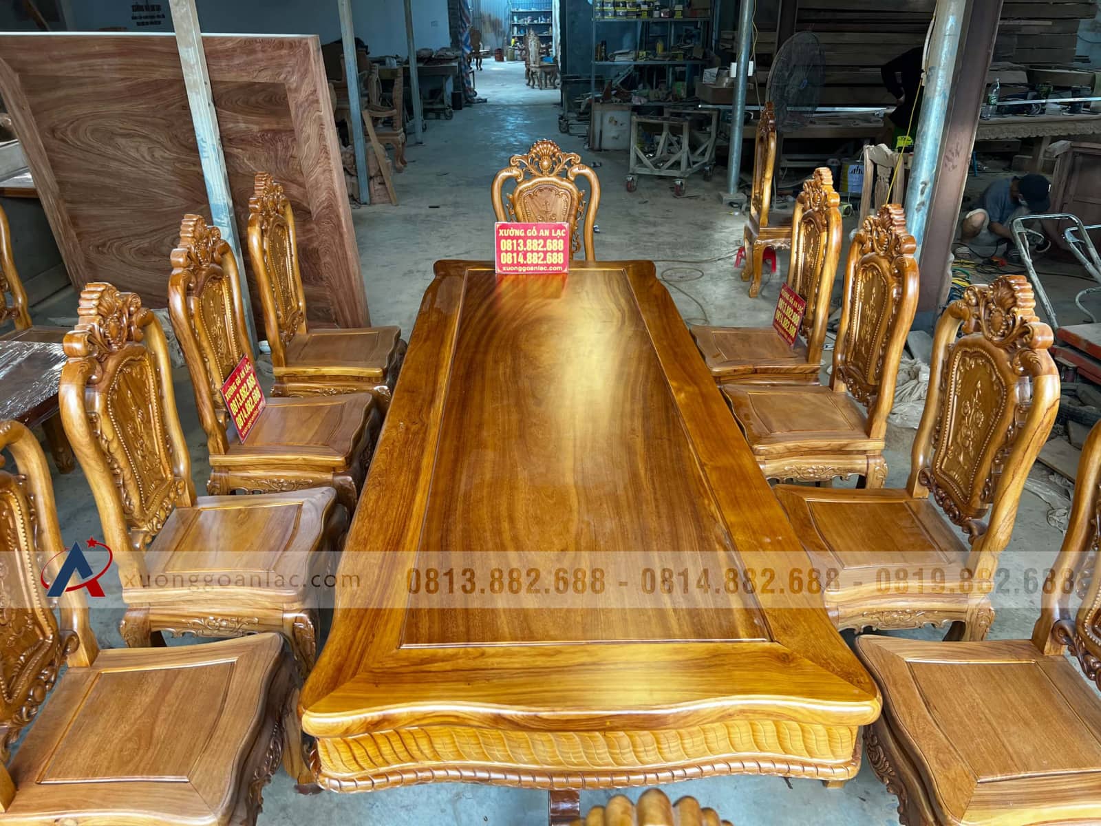 Bộ bàn ăn chữ nhật đục sen dẹo và 10 ghế louis hoa hồng gỗ gõ đỏ (Anh Khiêm, Quảng Bình) 9 Bộ bàn ăn chữ nhật đục sen dẹo và 10 ghế louis hoa hồng gỗ gõ đỏ (Anh Khiêm, Quảng Bình) - Ảnh 9