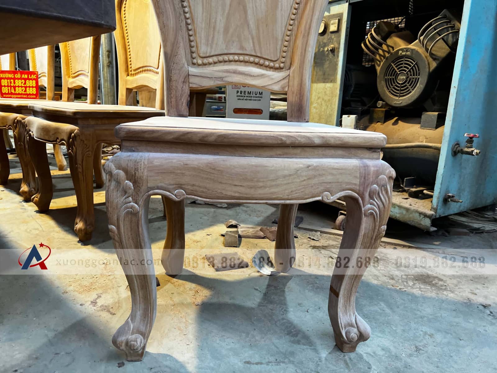 Bàn ăn nguyên khối gõ đỏ 300x90x15cm và 10 ghế hoa cúc (Anh Hiếu, Hà Nội) 12 ghế ăn đẹp gỗ gõ đỏ tự nhiên