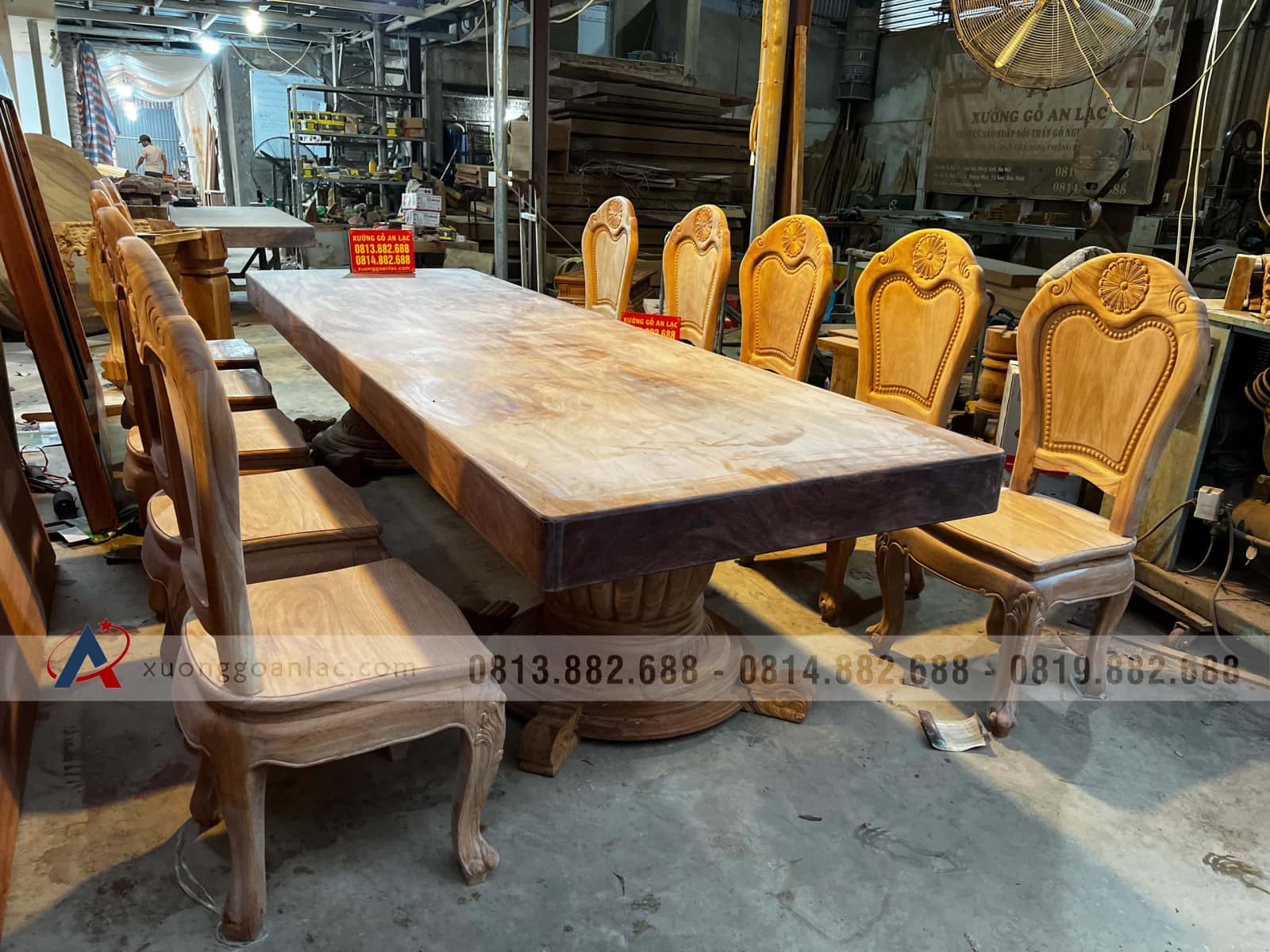 Bàn ăn nguyên khối gõ đỏ 300x90x15cm và 10 ghế hoa cúc (Anh Hiếu, Hà Nội) 33 bàn ghế ăn gỗ gõ đỏ cao cấp