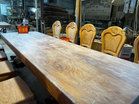 Bàn ăn nguyên khối gõ đỏ 300x90x15cm và 10 ghế hoa cúc (Anh Hiếu, Hà Nội) 20 bàn ăn nguyên khối gỗ gõ đỏ tự nhiên