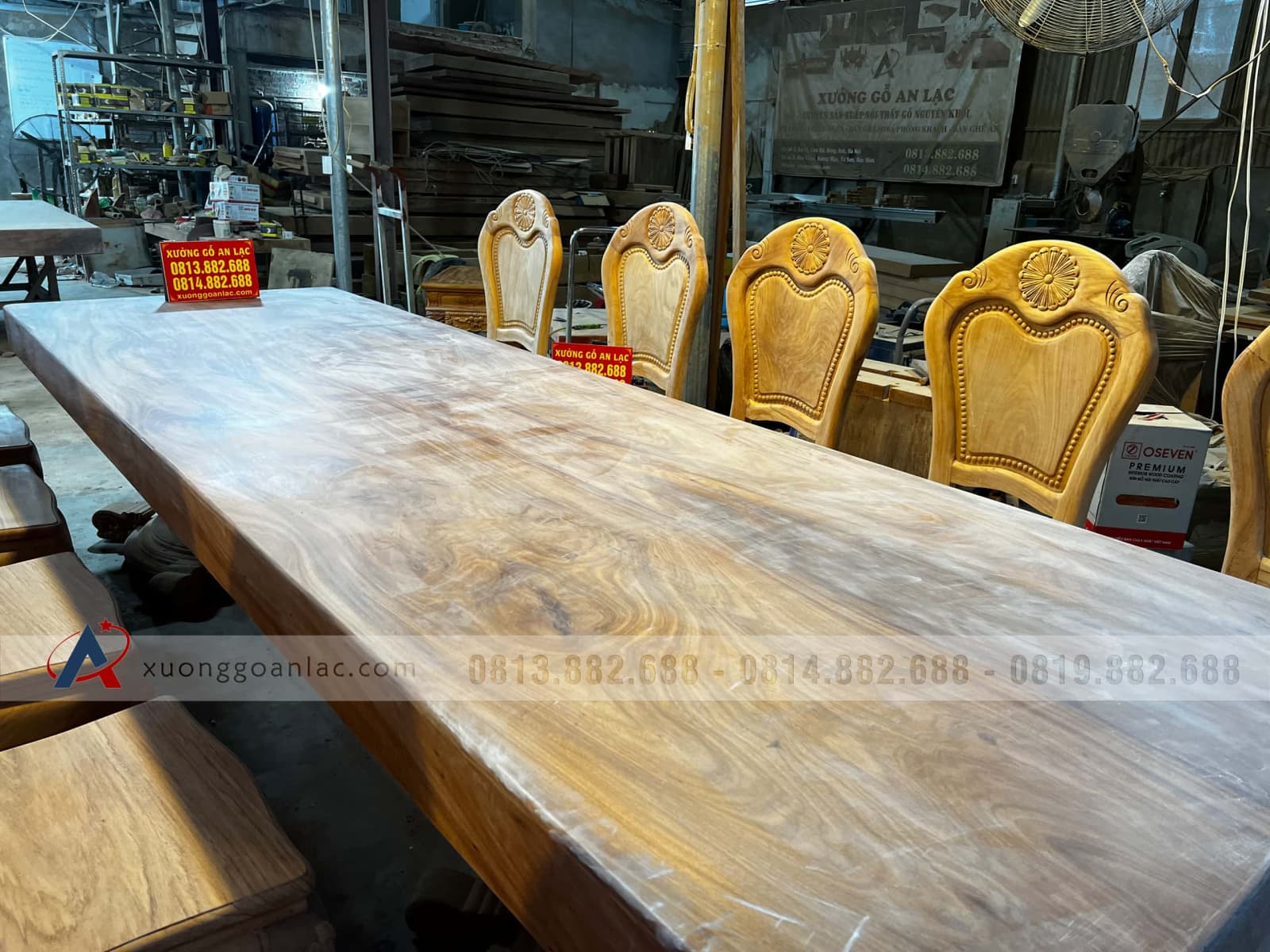 Bàn ăn nguyên khối gõ đỏ 300x90x15cm và 10 ghế hoa cúc (Anh Hiếu, Hà Nội) 26 bàn ăn nguyên khối gỗ gõ đỏ tự nhiên
