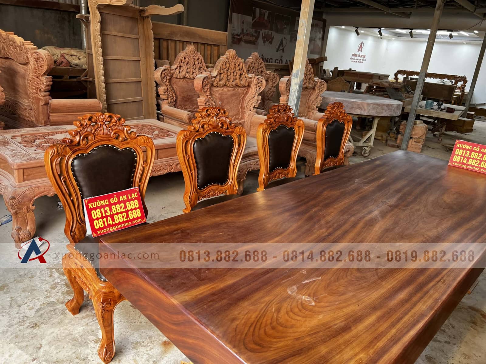 Bộ bàn ăn gõ đỏ nguyên khối và 8 ghế louis bọc da (Anh Toàn, Bắc Giang) 4 Bộ bàn ăn gõ đỏ nguyên khối và 8 ghế louis bọc da (Anh Toàn, Bắc Giang) - Ảnh 4