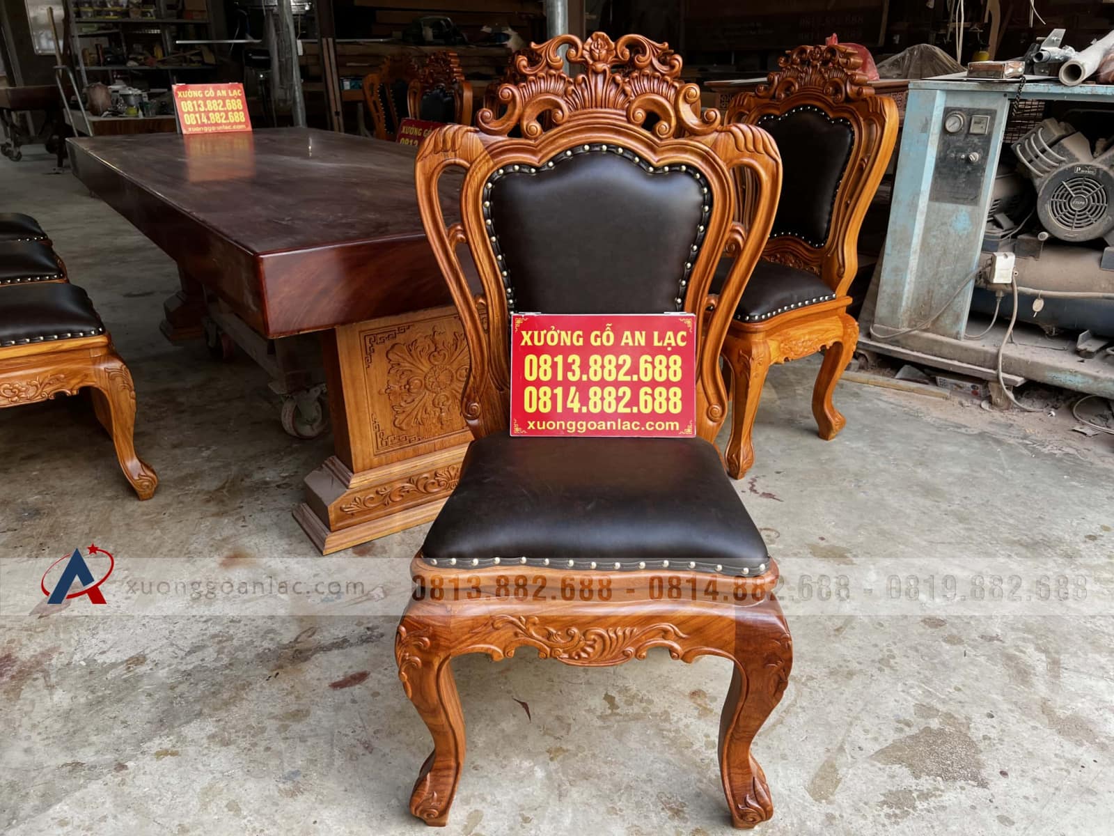 Bộ bàn ăn gõ đỏ nguyên khối và 8 ghế louis bọc da (Anh Toàn, Bắc Giang) 25 bàn ăn ghế louis hoa lá tây bọc đệm cao cấp