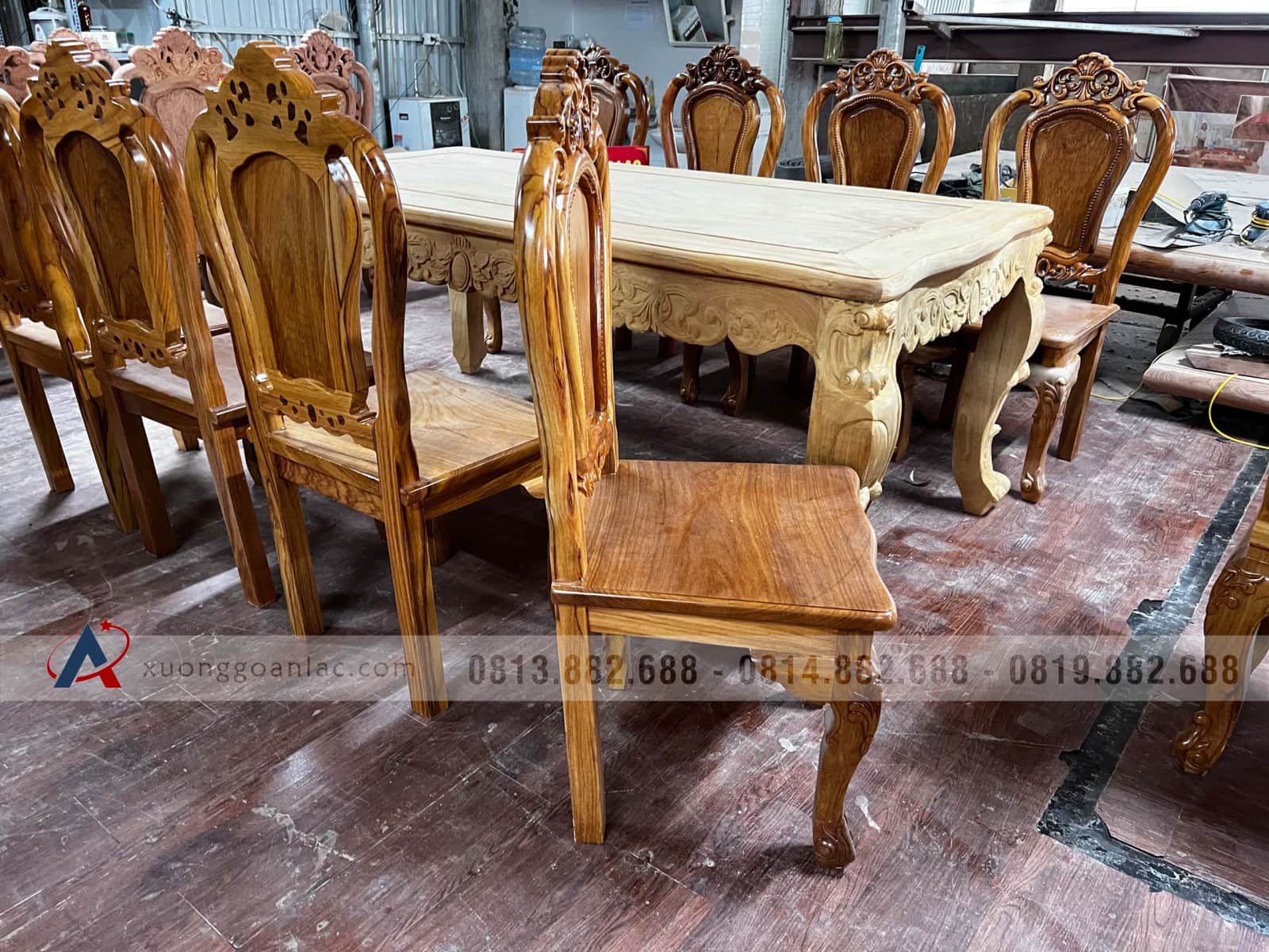 Bộ bàn ăn louis hoàng gia 8 ghế hồng hạt tựa trơn 7 Bộ bàn ăn louis hoàng gia 8 ghế hồng hạt tựa trơn - Ảnh 7