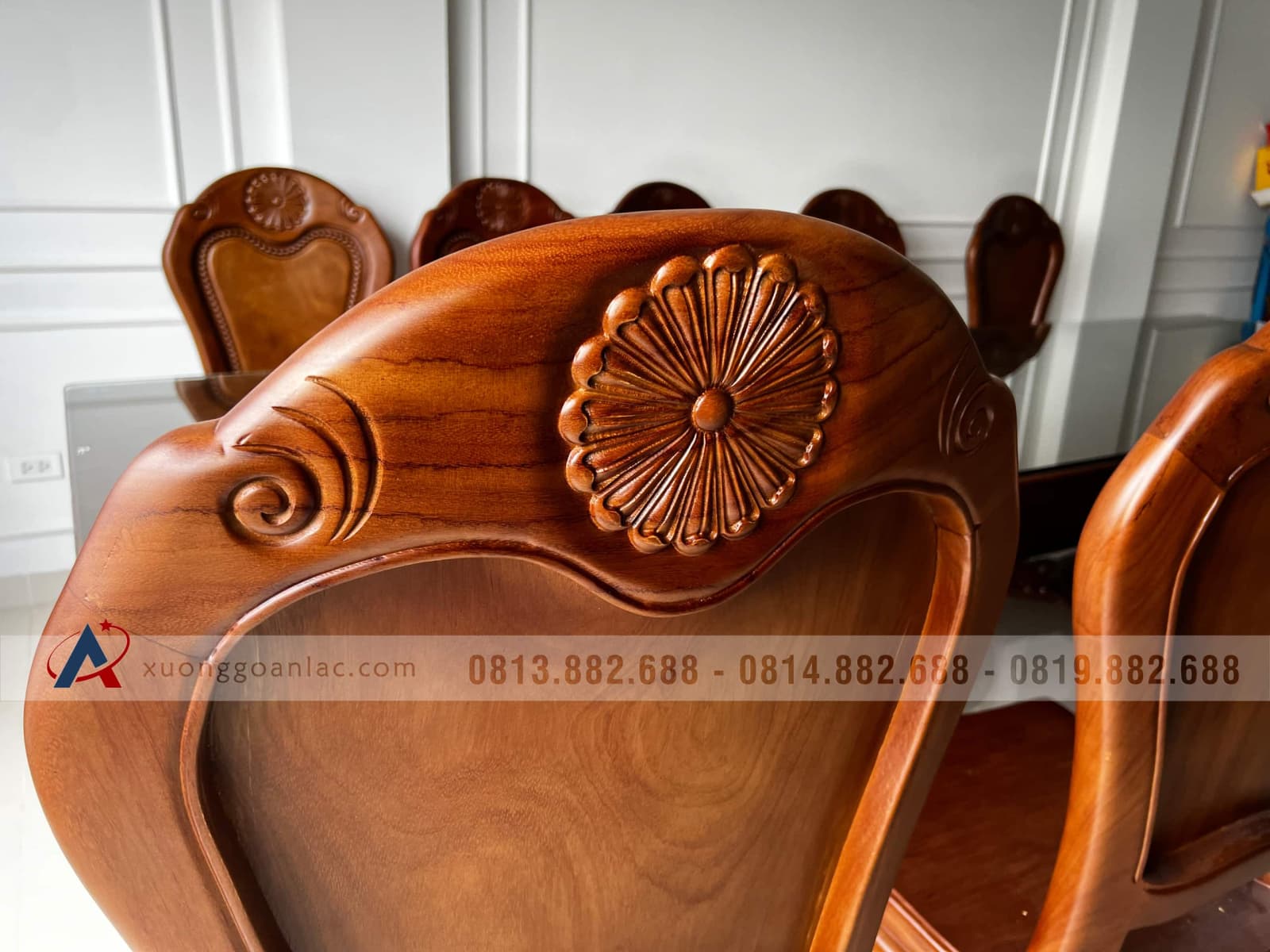 Bộ bàn ăn nguyên khối 10 ghế hoa cúc gỗ gõ đỏ siêu vip (Chị Bích Thủy, Hà Đông) 14 ghế ăn hoa cúc đục 2 mặt