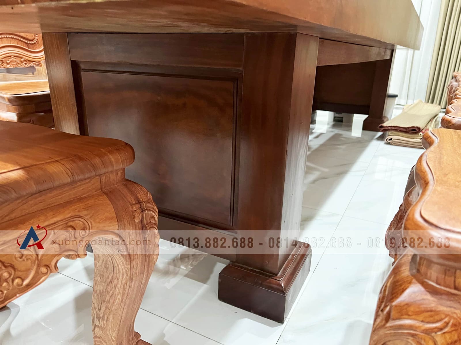 Bộ bàn ăn nguyên khối gỗ hương đá 12 ghế Louis hoàng gia (Cô Hà, Hà Nội) 40 bàn ăn gỗ hương đá siêu vip