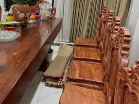 Bộ bàn ăn nguyên khối gỗ hương đá 12 ghế Louis hoàng gia (Cô Hà, Hà Nội) 23 bàn ăn 12 ghế gỗ hương đá tự nhiên cao cấp