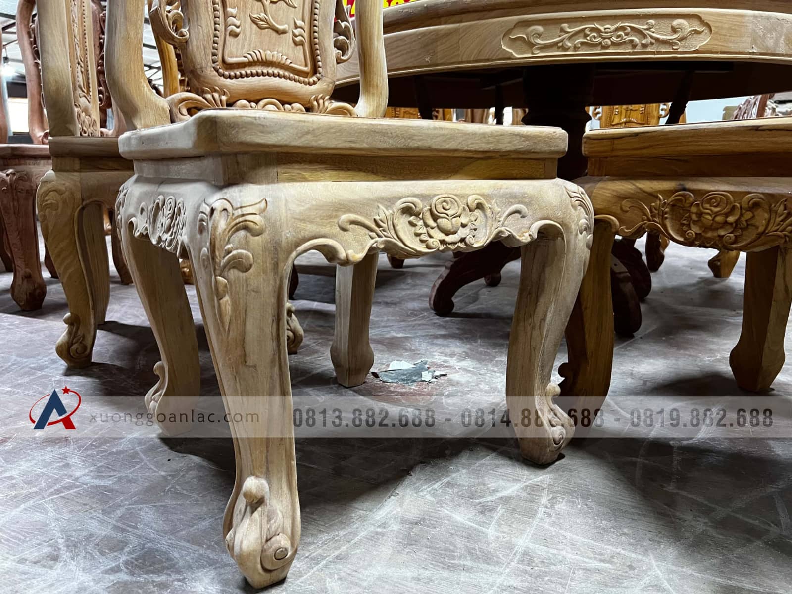 Bộ bàn ăn tròn 8 ghế louis hồng hạt gỗ gõ đỏ mẫu vip 12 ghế ăn hoàng gia gỗ gõ đỏ cao cấp