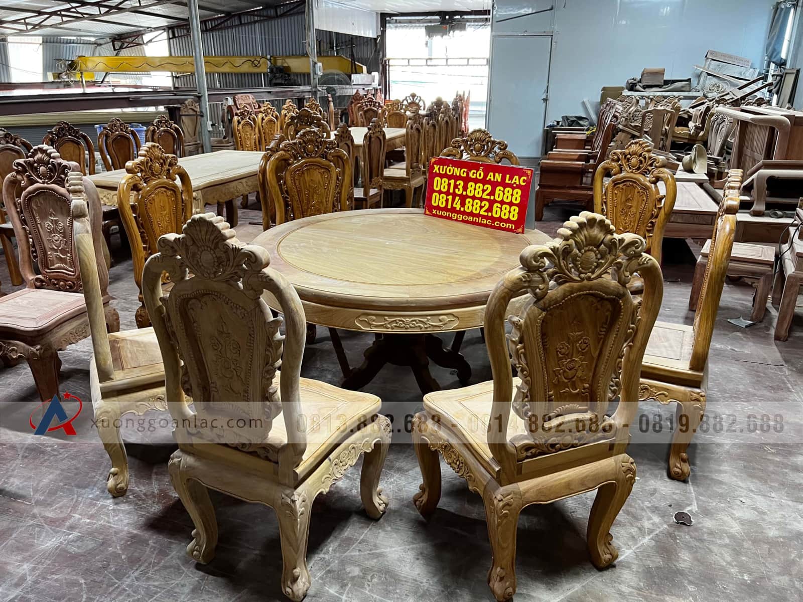 Bộ bàn ăn tròn 8 ghế louis hồng hạt gỗ gõ đỏ mẫu vip 26 Bàn ăn tròn gõ đỏ 8 ghế Hồng Hạt cao cấp