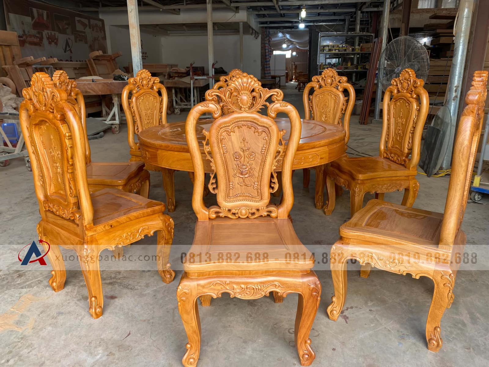 Bộ bàn ăn tròn khung ván và 8 ghế hồng hạt gỗ gõ đỏ cao cấp (Anh Bảo, Hà Nội) 2 Bộ bàn ăn tròn khung ván và 8 ghế hồng hạt gỗ gõ đỏ cao cấp (Anh Bảo, Hà Nội) - Ảnh 2