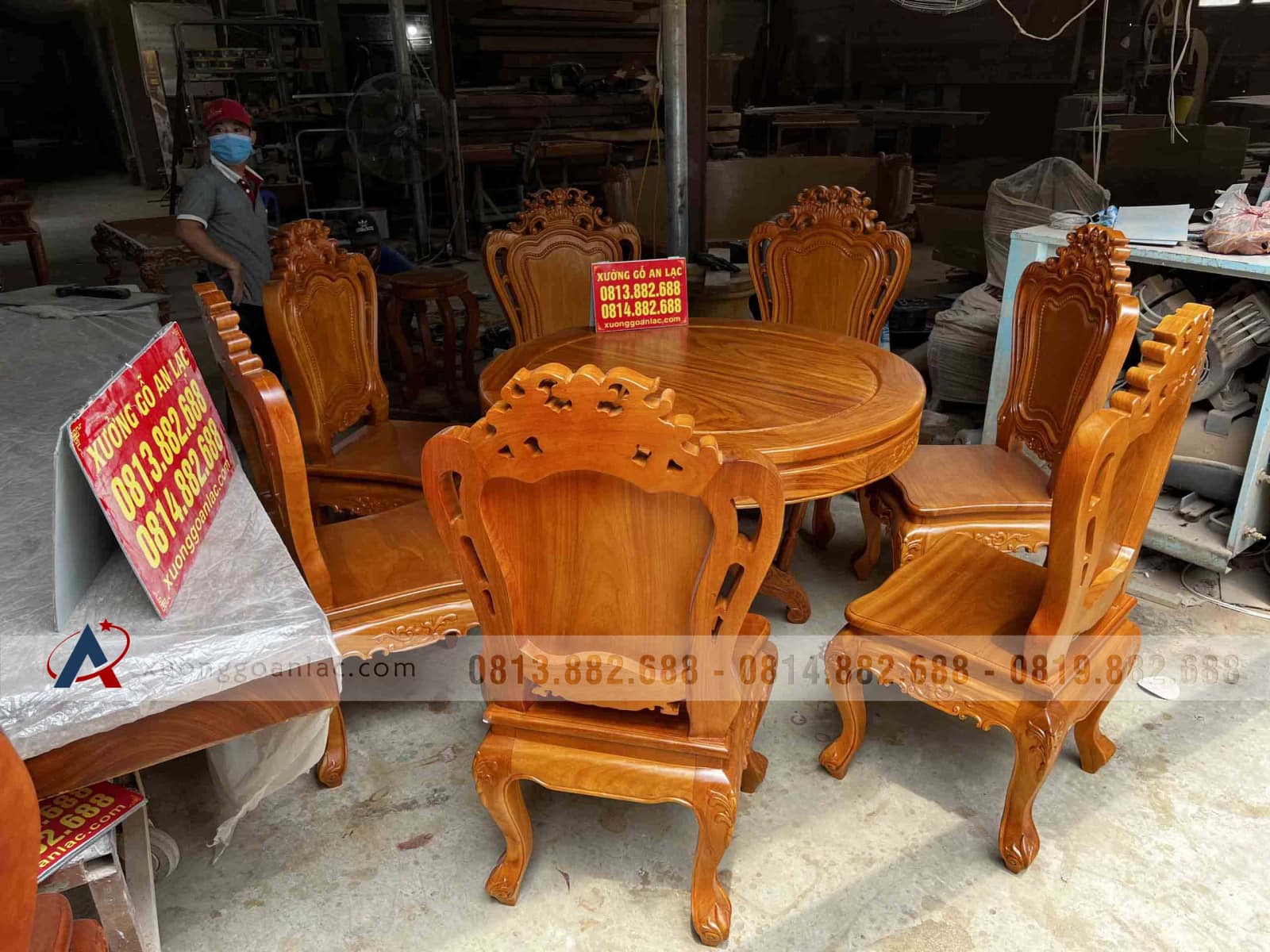 Bộ bàn ăn tròn đường kính 1m17 và 6 ghế gỗ louis gõ đỏ cao cấp (Anh Lĩnh, Bắc Giang) 18 Bàn ăn tròn đường kính 1m17 và 6 ghế gỗ louis gõ đỏ cao cấp