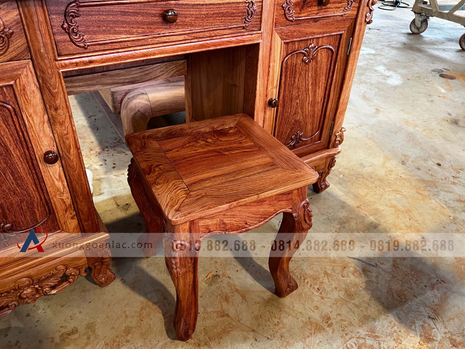Bàn trang điểm Hoàng gia gỗ hương đá (anh Hải Lý, Thái Nguyên) 41 bàn trang điểm gỗ hương đá cao cấp