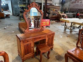 Bàn trang điểm Hoàng gia gỗ hương đá (anh Hải Lý, Thái Nguyên)