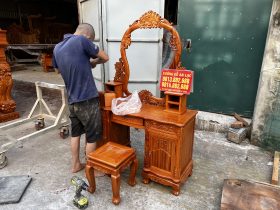 Bàn trang điểm gỗ gõ đỏ mẫu louis Hoa Hồng