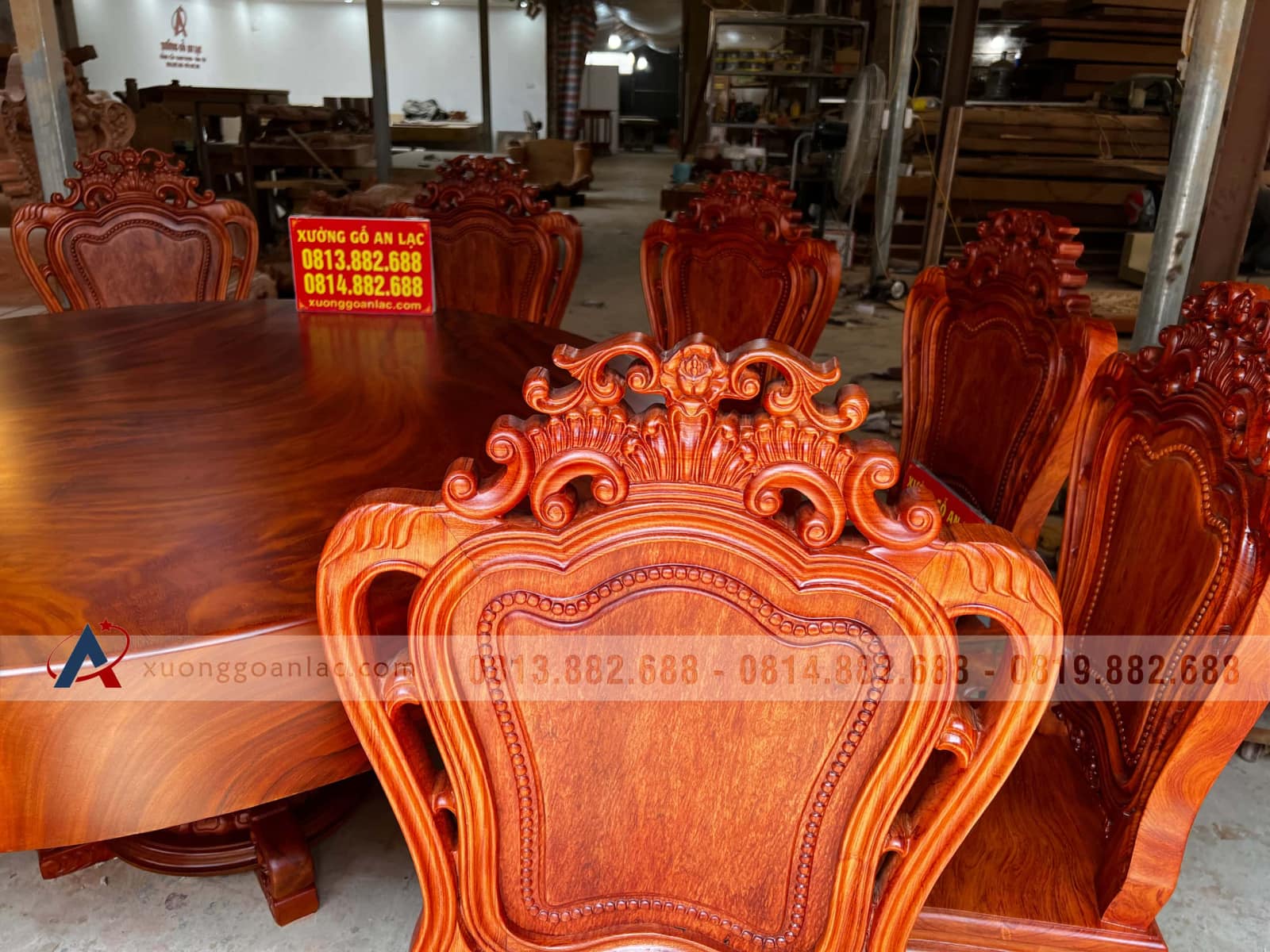 Bộ bàn tròn nguyên khối 160cm gỗ hương xám và 10 ghế Louis gỗ hương đá (Anh Chuẩn, Hải Phòng) 13 Bộ bàn tròn nguyên khối 160cm gỗ hương xám và 10 ghế Louis gỗ hương đá (Anh Chuẩn, Hải Phòng) - Ảnh 13