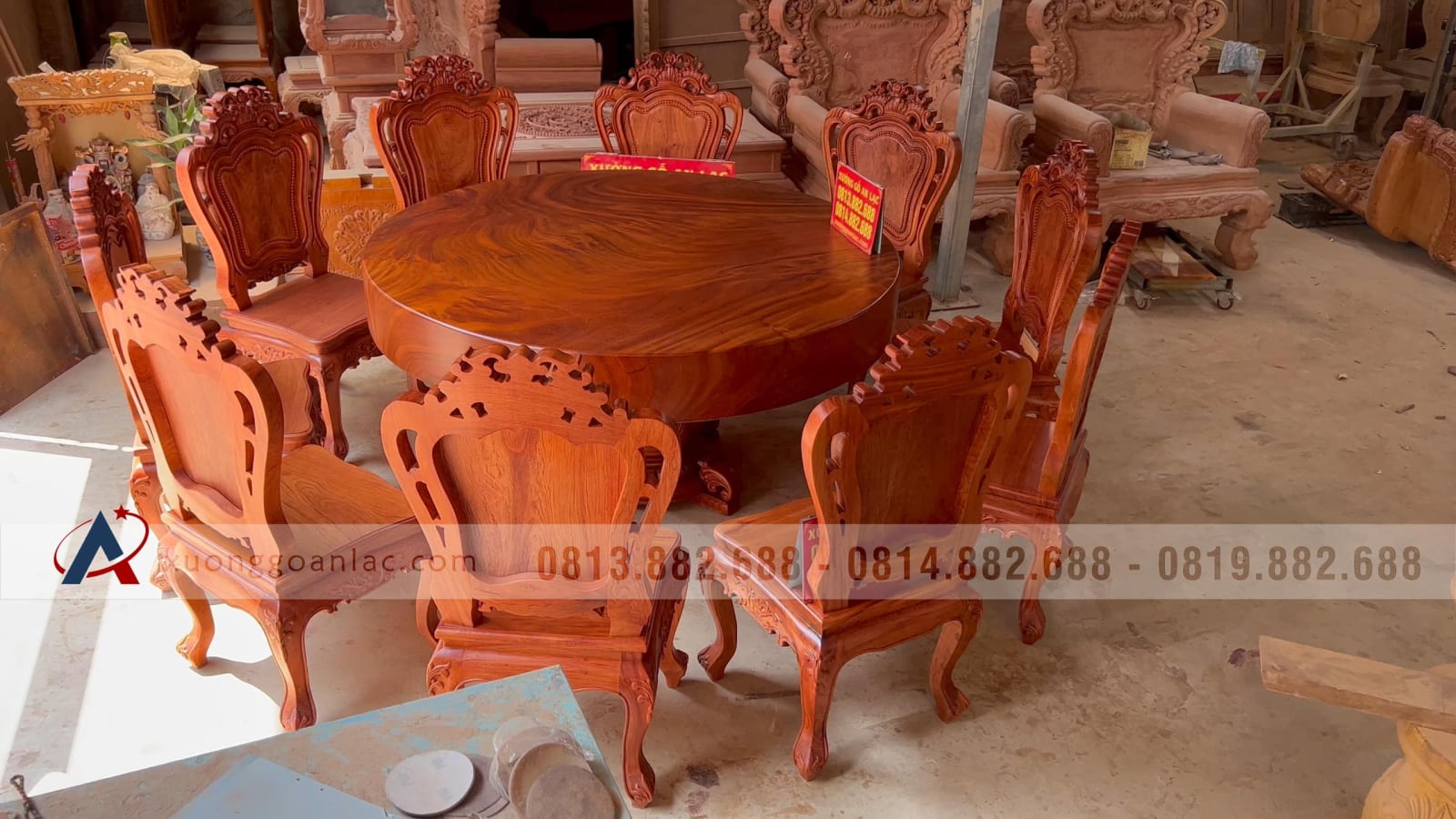 Bộ bàn tròn nguyên khối 160cm gỗ hương xám và 10 ghế Louis gỗ hương đá (Anh Chuẩn, Hải Phòng) 17 Bộ bàn tròn nguyên khối 160cm gỗ hương xám và 10 ghế Louis gỗ hương đá (Anh Chuẩn, Hải Phòng) - Ảnh 17
