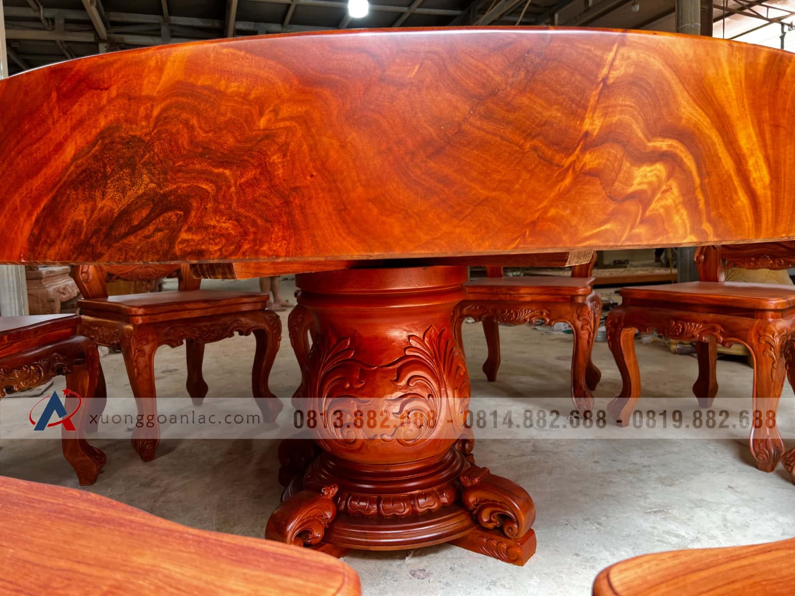 Bộ bàn tròn nguyên khối 160cm gỗ hương xám và 10 ghế Louis gỗ hương đá (Anh Chuẩn, Hải Phòng) 36 bàn ăn gỗ hương tự nhiên