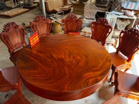 Bộ bàn tròn nguyên khối 160cm gỗ hương xám và 10 ghế Louis gỗ hương đá (Anh Chuẩn, Hải Phòng) 25 bàn ăn tròn gỗ hương xám vân uốn lượn đỉnh cao