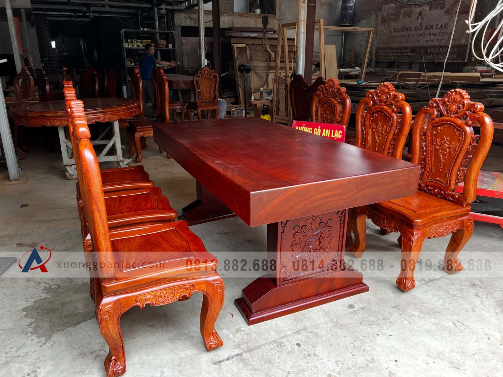 Bộ bàn ăn gỗ gõ đỏ 180x90x16cm và 6 ghế louis hồng hạt gỗ hương đá (Anh Thành, Tuyên Quang) 16 Bộ bàn ăn 6 ghế gỗ Gõ Đỏ 180x90x15cm