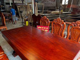 Bộ bàn ăn gỗ gõ đỏ 180x90x16cm và 6 ghế louis hồng hạt gỗ hương đá (Anh Thành, Tuyên Quang) 12 bàn ăn nguyên khối gỗ gõ đỏ