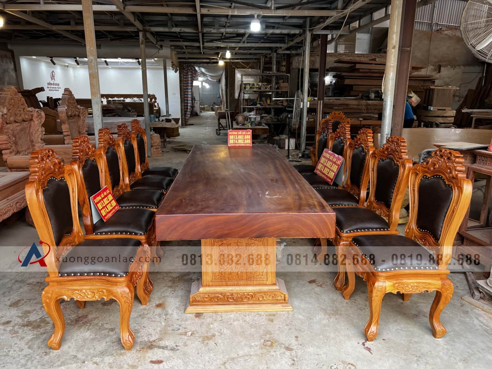 Bộ bàn ăn nguyên khối 270x90x15cm và 10 ghế louis gỗ gõ đỏ bọc đệm da (Anh Phú, Thanh Hóa) 20 Bộ bàn ăn nguyên khối 10 ghế louis gỗ gõ đỏ bọc đệm da