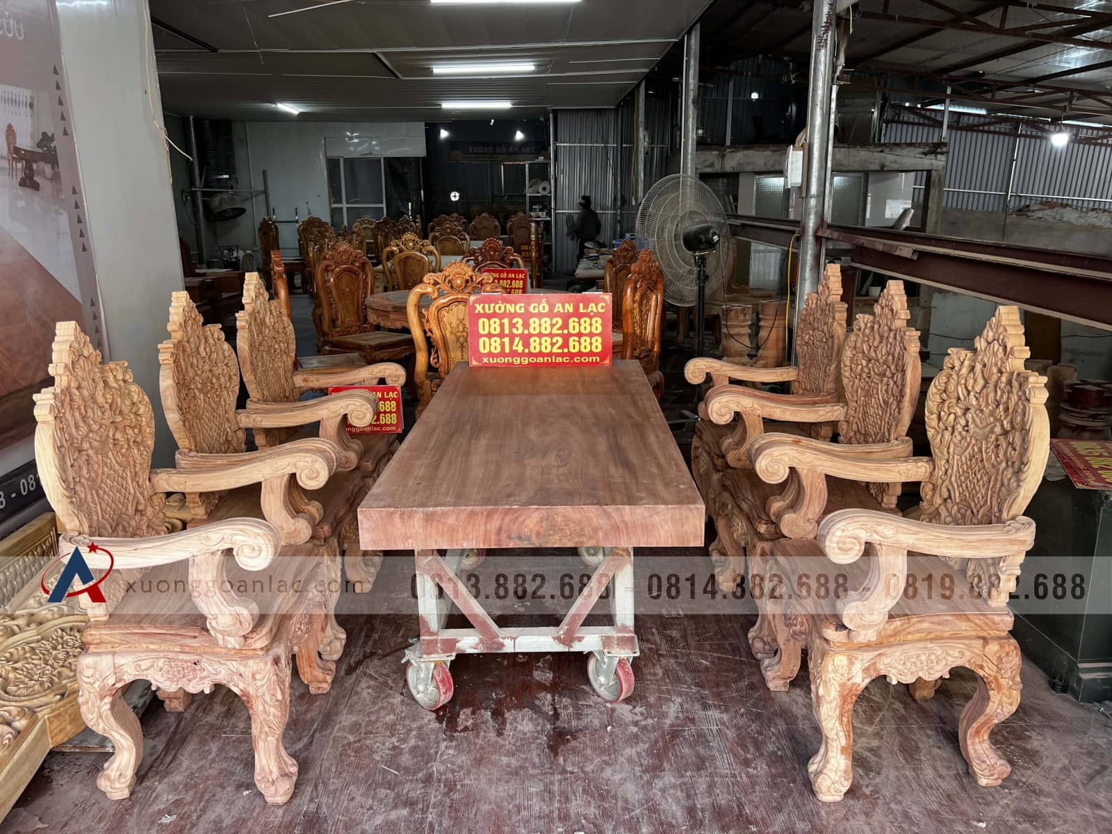 Nguyên mộc bộ bàn ăn nguyên khối 6 ghế louis hoàng gia vip gỗ hương đá (Anh Tuệ, Hà Tĩnh) 12 Bộ bàn ăn nguyên khối Hương Đá