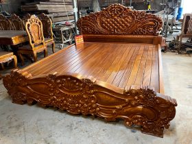 Giường ngủ Hoàng Gia Hoa Hồng 2mx2m2 gỗ gõ đỏ nguyên khối (anh Thái, Lạng Sơn) 13 Giường Hoàng Gia Hoa Hồng nguyên khối gỗ gõ đỏ