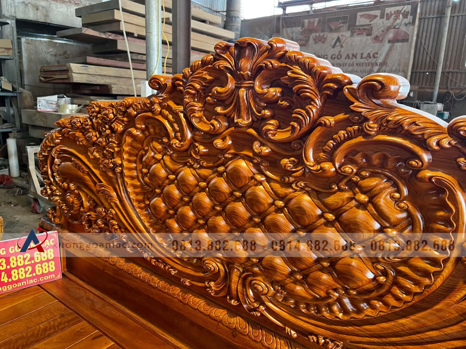 Giường ngủ Hoàng Gia Hoa Hồng 2mx2m2 gỗ gõ đỏ nguyên khối (anh Thái, Lạng Sơn) 8 Giường ngủ Hoàng Gia Hoa Hồng 2mx2m2 gỗ gõ đỏ nguyên khối (anh Thái, Lạng Sơn) - Ảnh 8