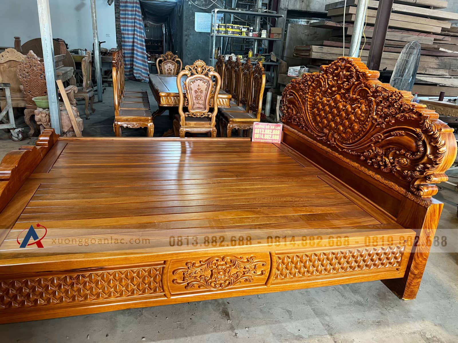 Giường ngủ Hoàng Gia Hoa Hồng 2mx2m2 gỗ gõ đỏ nguyên khối (anh Thái, Lạng Sơn) 31 giường ngủ đục tay hoa lá tây sang trọng