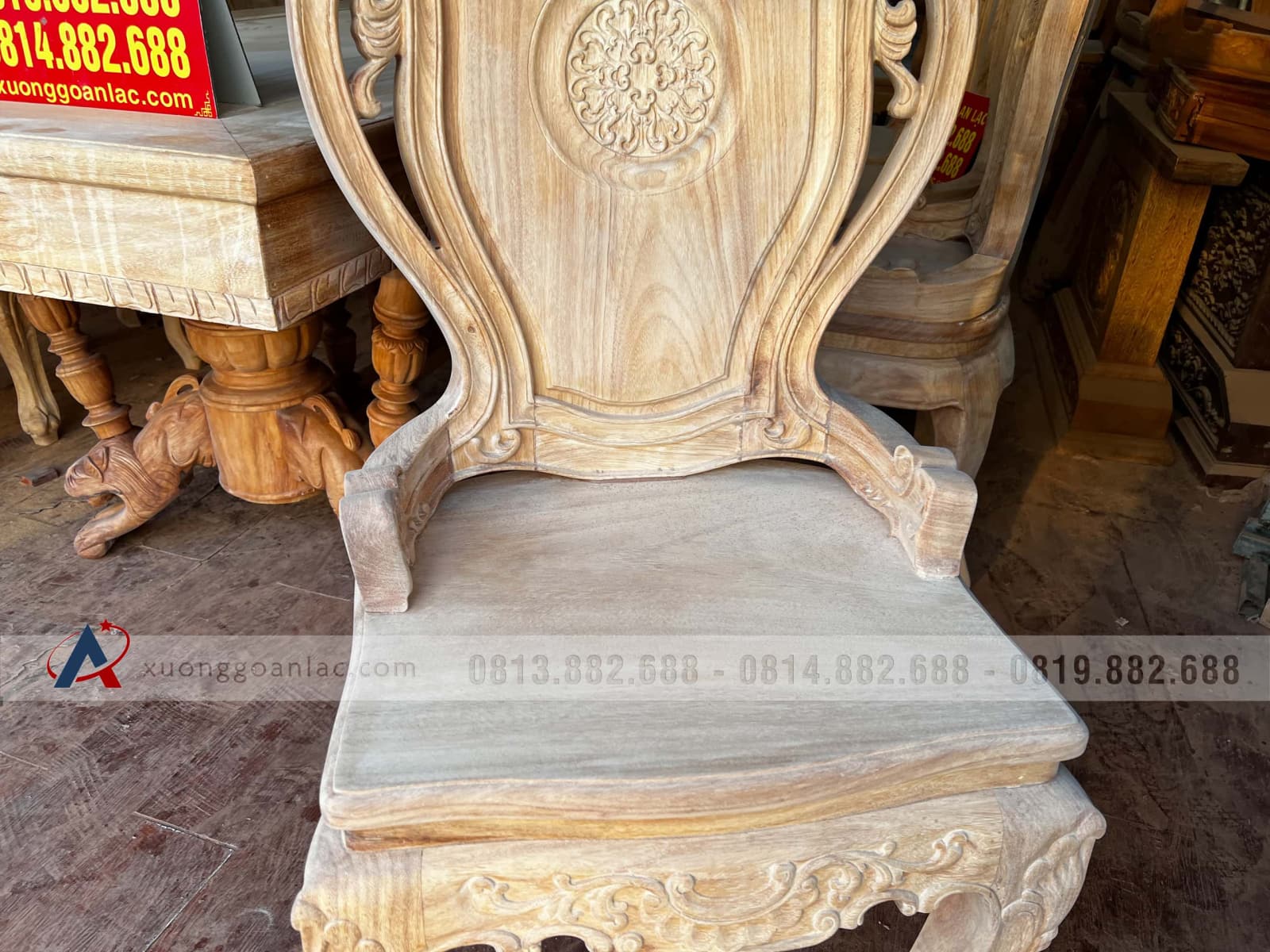 Bộ bàn ăn chữ nhật chân sư tử và 8 ghế louis hoa lá tây có tay gỗ gõ đỏ cao cấp nguyên mộc 13 Bộ bàn ăn chữ nhật chân sư tử và 8 ghế louis hoa lá tây có tay gỗ gõ đỏ cao cấp nguyên mộc - Ảnh 13