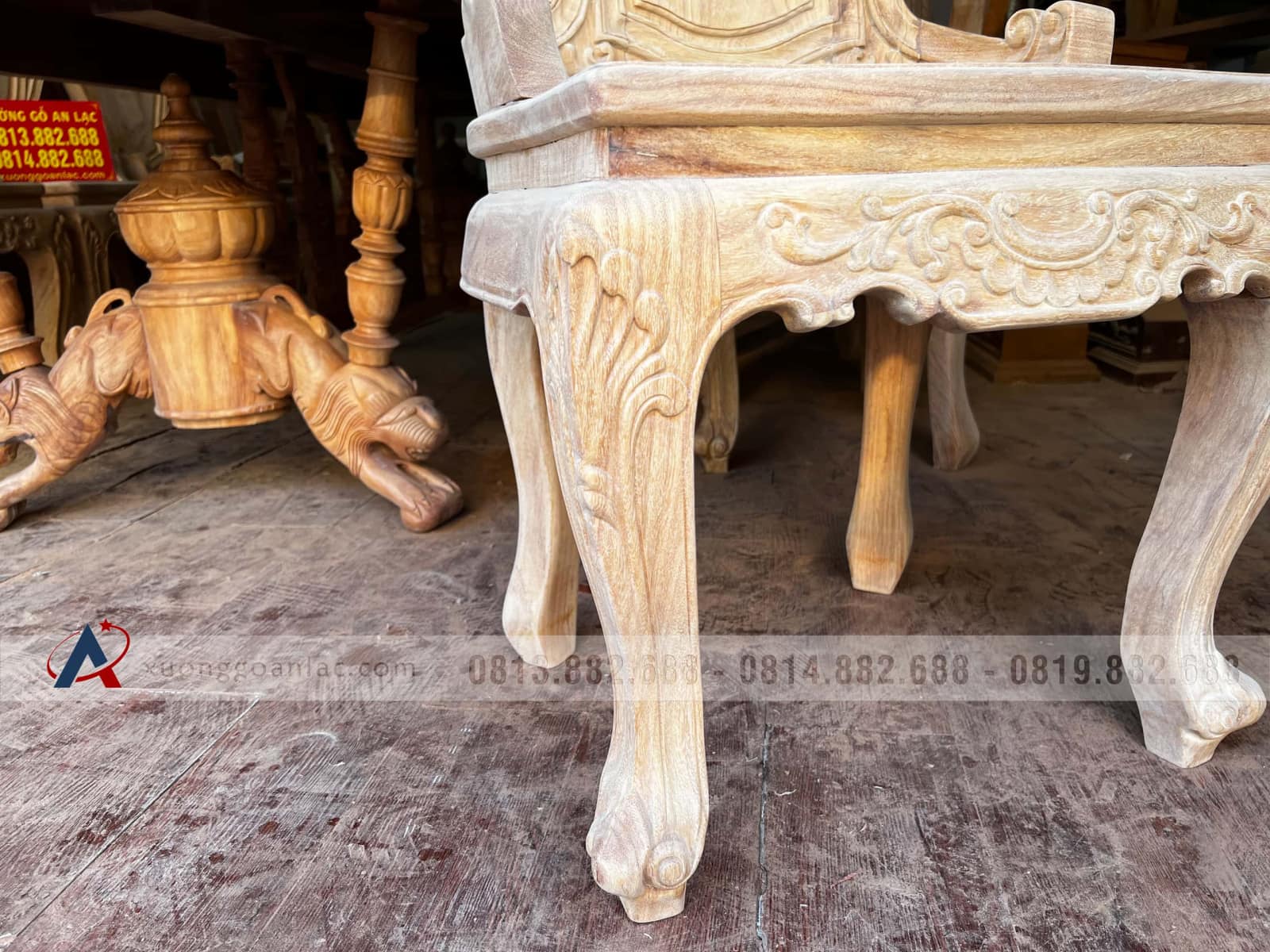 Bộ bàn ăn chữ nhật chân sư tử và 8 ghế louis hoa lá tây có tay gỗ gõ đỏ cao cấp nguyên mộc 14 ghế ăn gỗ gõ đỏ đẹp
