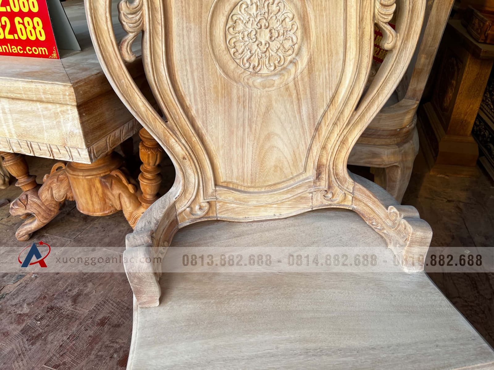 Bộ bàn ăn chữ nhật chân sư tử và 8 ghế louis hoa lá tây có tay gỗ gõ đỏ cao cấp nguyên mộc 18 ghế ăn gỗ gõ đỏ