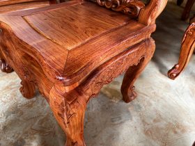 Bộ bàn ăn tròn khung 4 ván 2 và 8 ghế hồng hạt gỗ hương đá cao cấp (Anh Hải Lý, Thái Nguyên) 30 mẫu ghế louis mặt khung tranh