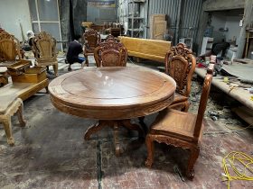 Bộ bàn ăn tròn khung 4 ván 2 và 8 ghế hồng hạt gỗ hương đá cao cấp (Anh Hải Lý, Thái Nguyên) 31 ban an huong da 8 ghe khung 4 van 2 13