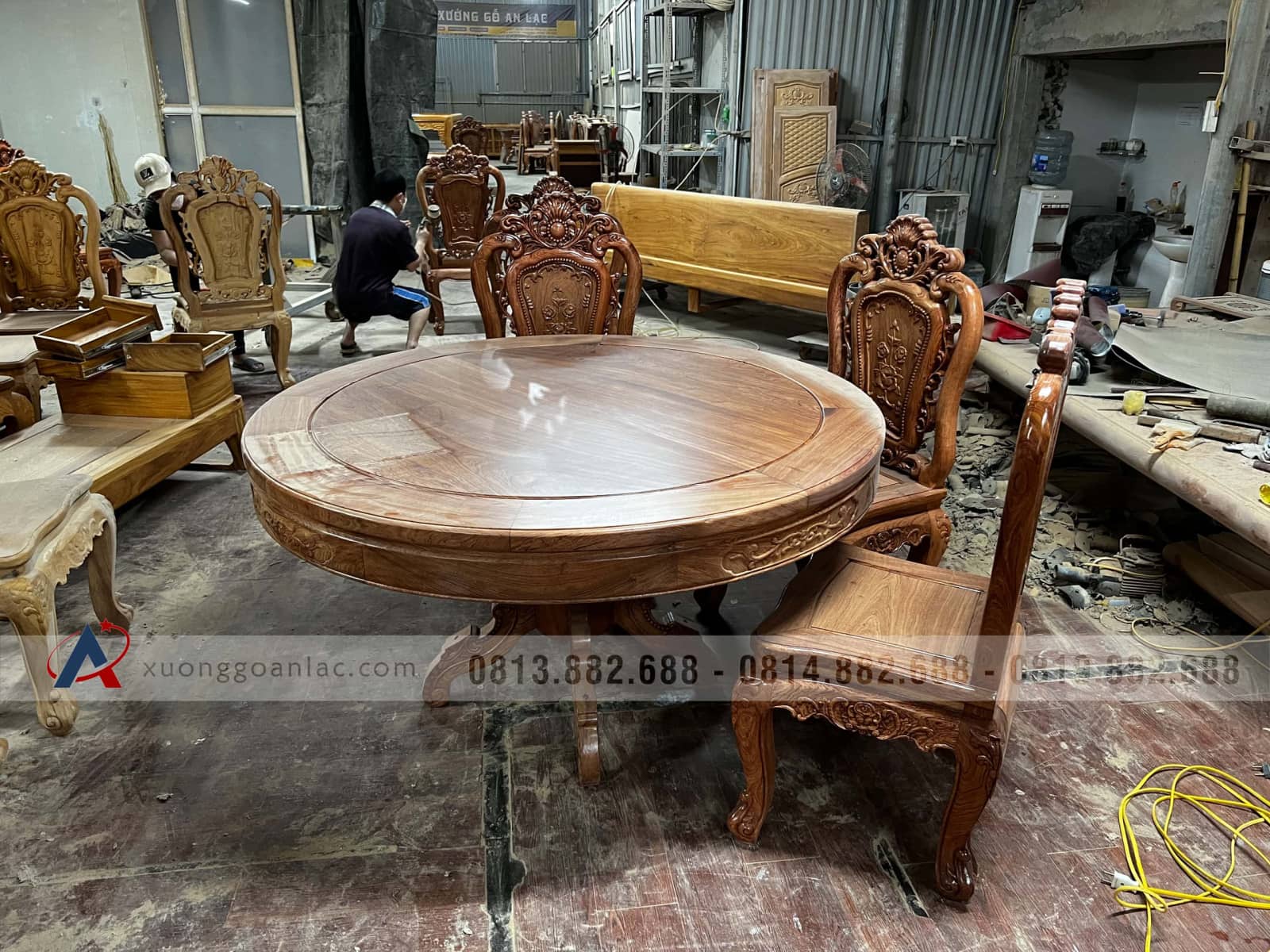 Bộ bàn ăn tròn khung 4 ván 2 và 8 ghế hồng hạt gỗ hương đá cao cấp (Anh Hải Lý, Thái Nguyên) 14 Bộ bàn ăn tròn khung 4 ván 2 và 8 ghế hồng hạt gỗ hương đá cao cấp (Anh Hải Lý, Thái Nguyên) - Ảnh 14