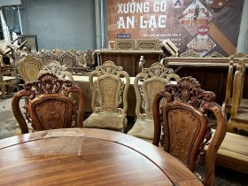 Bộ bàn ăn tròn khung 4 ván 2 và 8 ghế hồng hạt gỗ hương đá cao cấp (Anh Hải Lý, Thái Nguyên) 35 ban an huong da 8 ghe khung 4 van 2 17