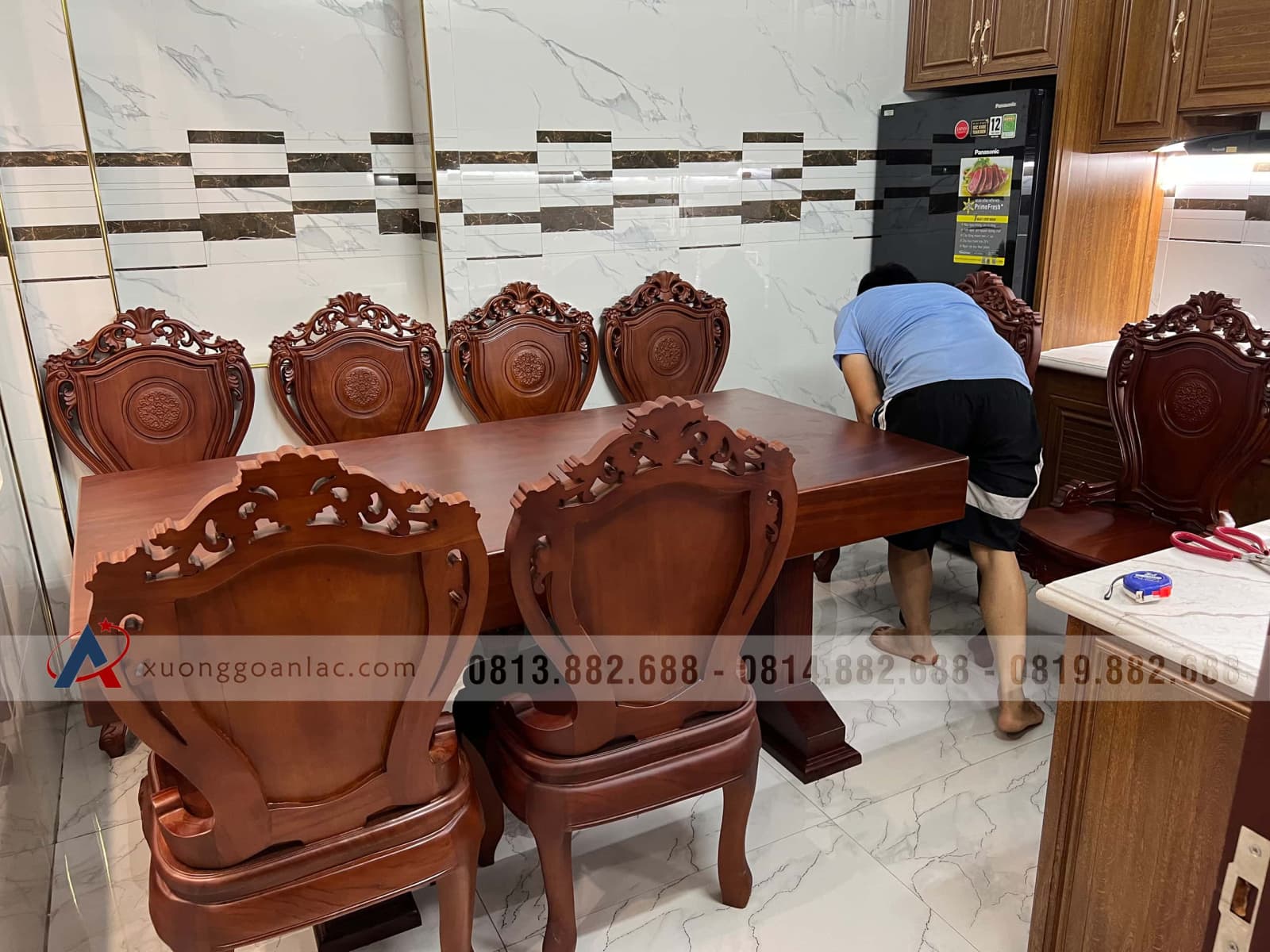 Bộ bàn ăn nguyên khối 8 ghế gỗ gõ đỏ 180x90x16cm (Chị Thủy, Hà Nội) 6 Bộ bàn ăn nguyên khối 8 ghế gỗ gõ đỏ 180x90x16cm (Chị Thủy, Hà Nội) - Ảnh 6