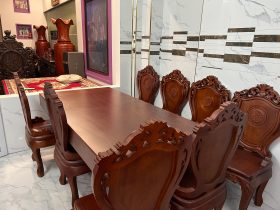 Bộ bàn ăn nguyên khối 8 ghế gỗ gõ đỏ 180x90x16cm (Chị Thủy, Hà Nội) 17 bàn ăn chữ nhật gỗ gõ đỏ nguyên khối nguyên tấm dày 16cm,